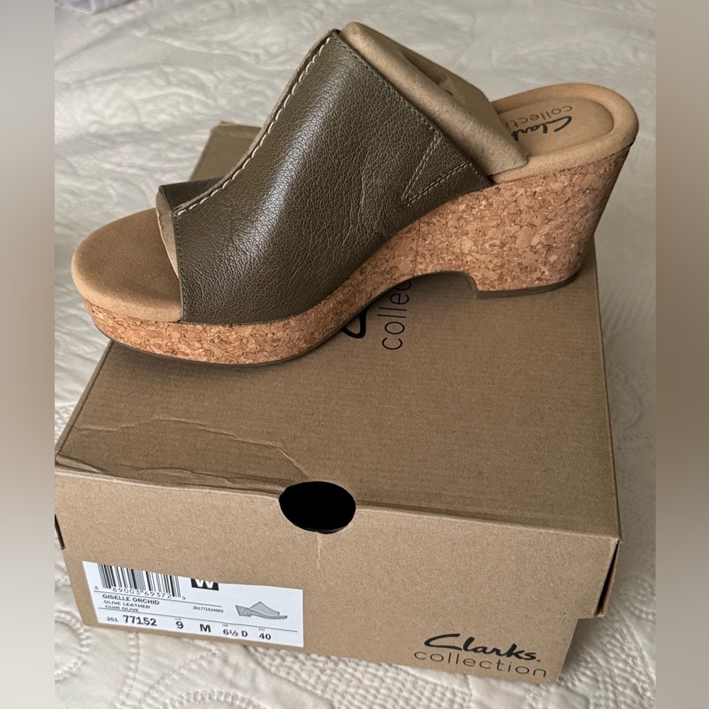 Clarks Collection Giselle Orchid Women's Olive Wedge Sandals Size 9 like new - Picture 3 of 8